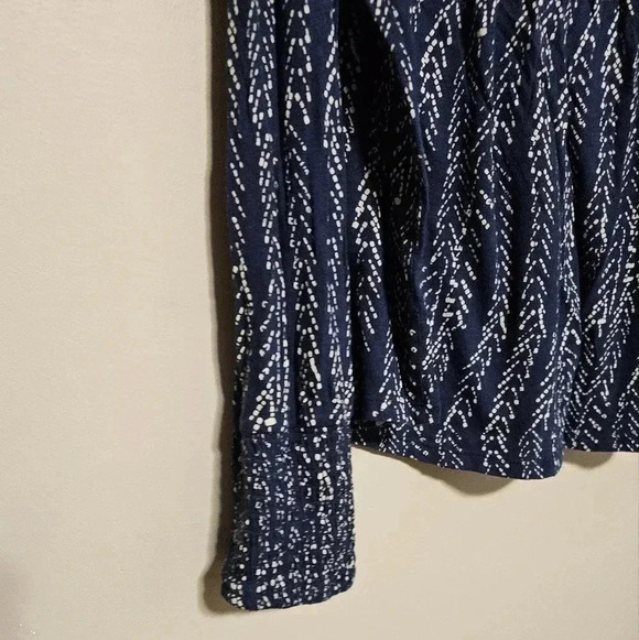 Lucky Brand Women's Size Large Navy Printed Smocked Cotton Modal Blouse Blue - Picture 2 of 8